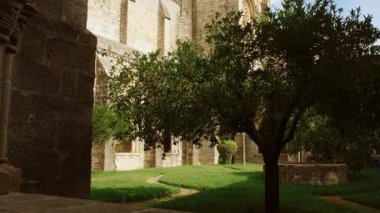 EVORA, takriben 2022 - Evora, Portekiz Katedrali 'nin manastırlarına geniş bir bakış açısı, 1746 yılına ait en eski ve en önemli yerel anıtlardan biri.