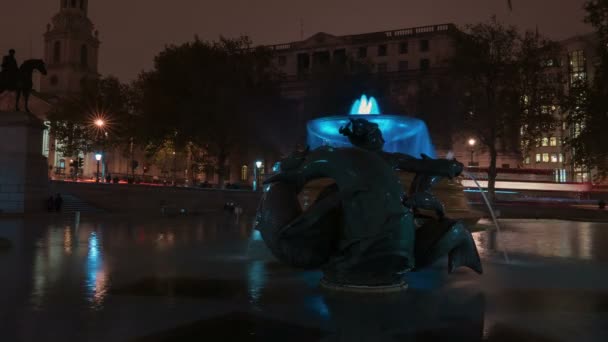 Trafalgar tér víz szökőkút éjszaka Timelapse — Stock videók