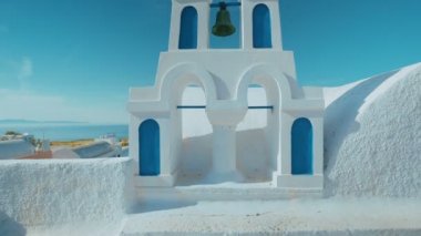 Ultra Geniş Açılı Denize Manzaralı Geleneksel Kiklad Akdeniz Kilisesi