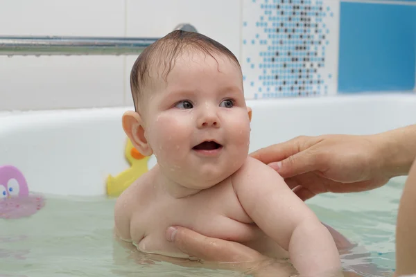 Newborn baby bathe and swim — Stock Photo, Image