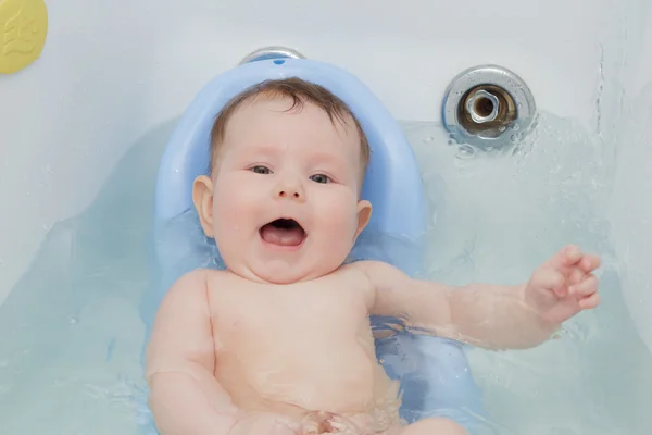 Bain et baignade pour nouveau-né Photos De Stock Libres De Droits