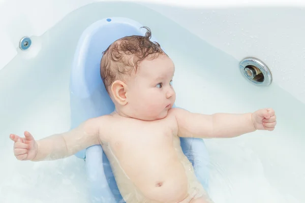 Yeni doğan bebek banyo ve Yüzme