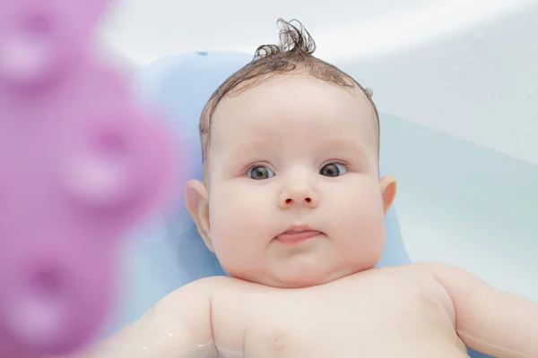 Yeni doğan bebek banyo ve Yüzme
