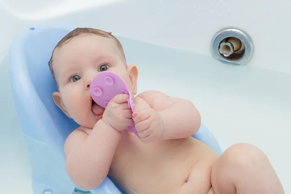 Yeni doğan bebek banyo ve Yüzme
