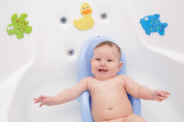 Yeni doğan bebek banyo ve Yüzme