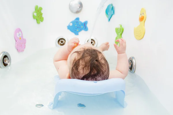 Yeni doğan bebek banyo ve Yüzme