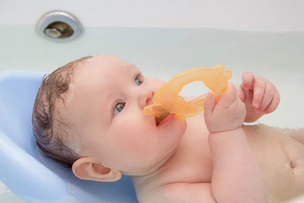 Yeni doğan bebek banyo ve Yüzme