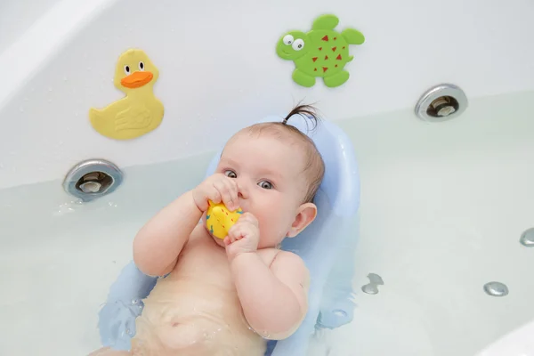 Yeni doğan bebek banyo ve Yüzme