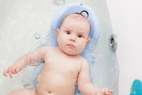 Yeni doğan bebek banyo ve Yüzme