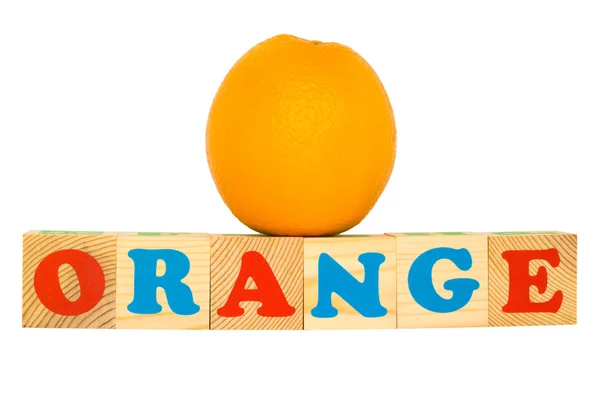 Wood kub med inskriptionen Orange — Stockfoto