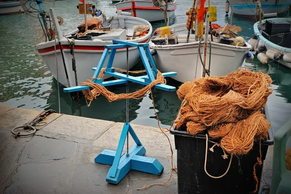 Fishing tackle en snoer in haven Camogli, Italië — Stockfoto