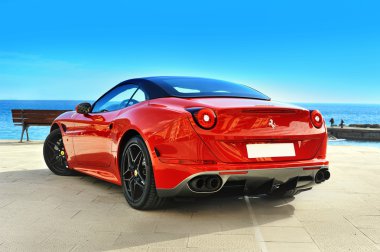 Camogli, Liguria, İtalya - 13 Nisan 2016 Ferrari California T