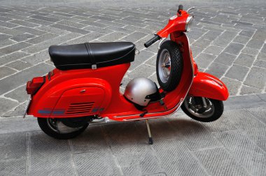Vespa primavera 125 et3 ikonik İtalyan scooter