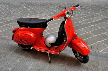Vespa primavera 125 et3 ikonik İtalyan scooter