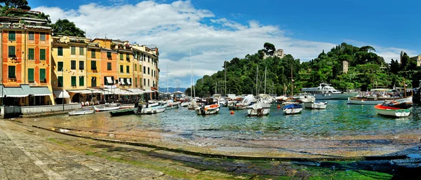 Portofino panorama, luxusní přístav a barevnými domy — Stock fotografie