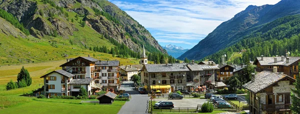 Alpine valley Rhemes Notre Dame, Valle dAosta, Itália — Fotografia de Stock