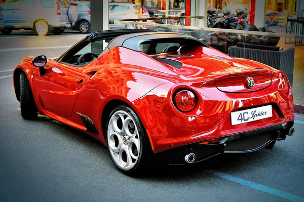 Alfa romeo 4c spider auf sommertour 2016 in santa margherita. — Stockfoto