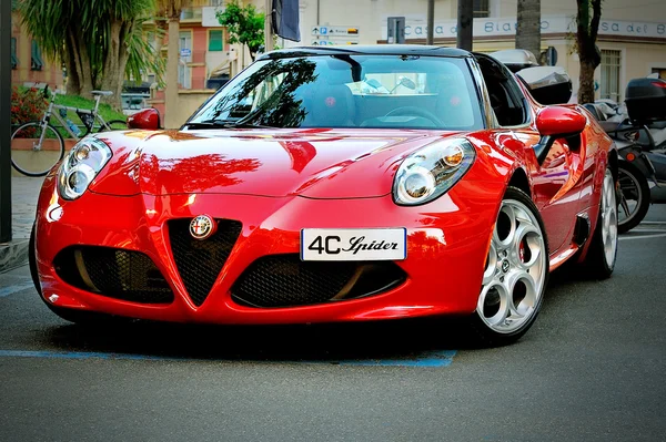 Alfa Romeo 4C Spider sur la tournée d'été 2016 à Santa Margherita . — Photo