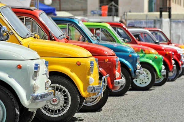 Fiat 500 on static rally Oktoberfest in Victory Square in Genoa — Stock Photo, Image