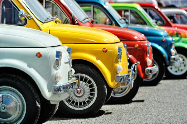 Fiat 500 on static rally Oktoberfest in Victory Square in Genoa — Stock Photo, Image