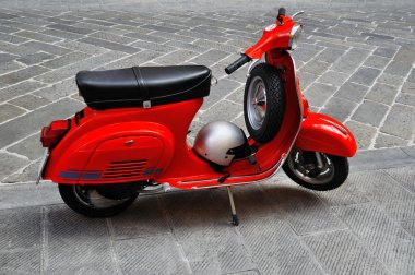 Vintage kırmızı scooter