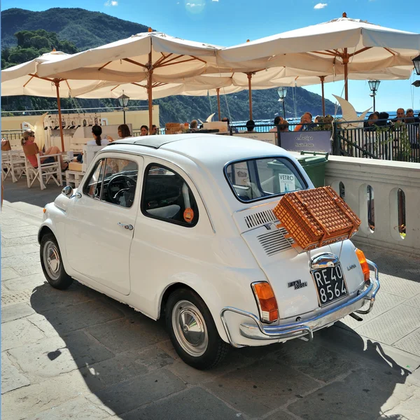 Camogli, ligurien, italien - 20. september 2015: festival fiat 500 — Stockfoto