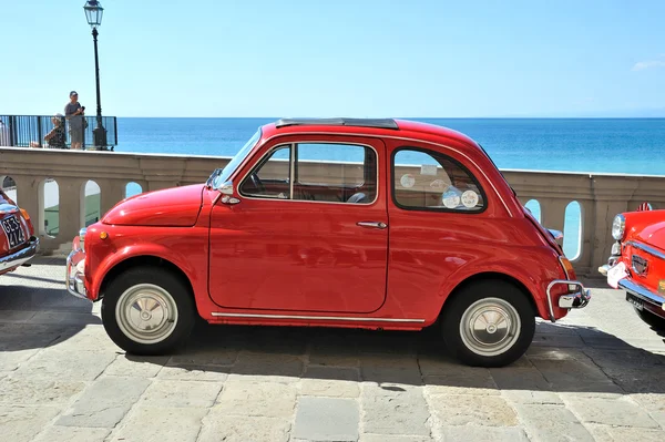 Camogli, Ligurien, Italien - 20 September 2015: Festival Fiat 500 — Stockfoto