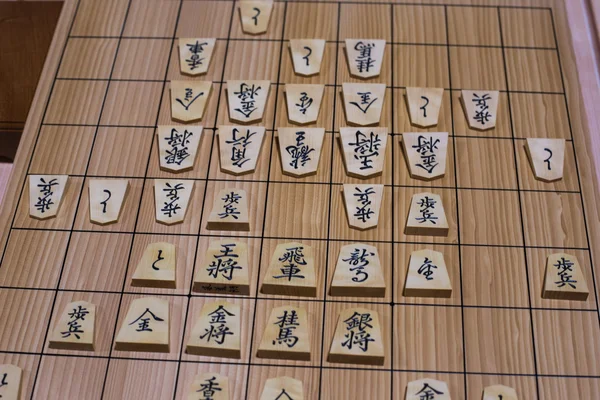 Shōgi e Go: Jogos de Tabuleiro e Estratégia na Cultura Japonesa