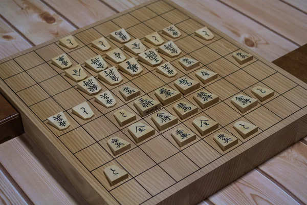 Shōgi e Go: Jogos de Tabuleiro e Estratégia na Cultura Japonesa