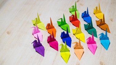 Bir vinç kağıt katlama