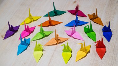 Bir vinç kağıt katlama