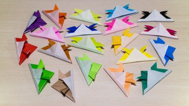 Bir böcek kağıt katlama