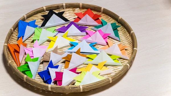 Bir böcek kağıt katlama