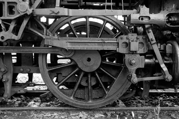 Roue de train noir et blanc — Photo
