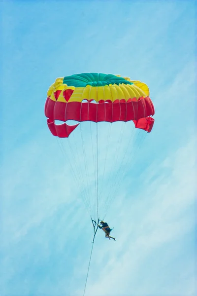 Parasailing On Blue Sky — Stock Photo, Image