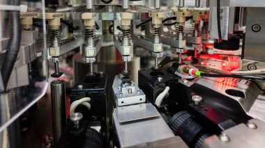 Yarı iletken fabrika için temiz oda üretim hattındaki yüksek hızlı makineyi seçin ve yerleştirin