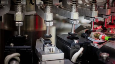 Yarı iletken fabrika için temiz oda üretim hattındaki yüksek hızlı makineyi seçin ve yerleştirin