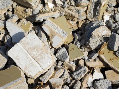 taşlar ve kayalar bahçede