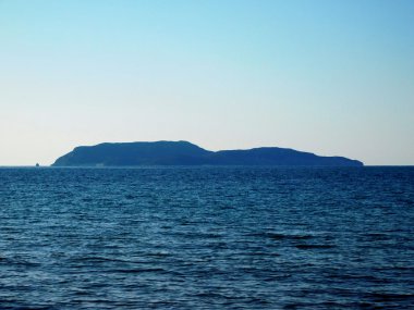 Deniz ve gün boyunca dalgalar