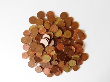 Beyaz arkaplanda avro sikkeleri