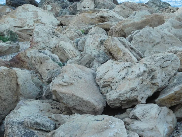 Камни и скалы на открытом воздухе — стоковое фото