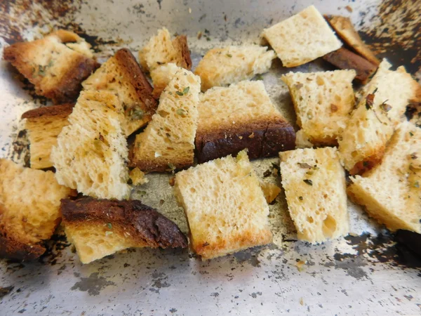 Хлеб для еды на кухне — стоковое фото