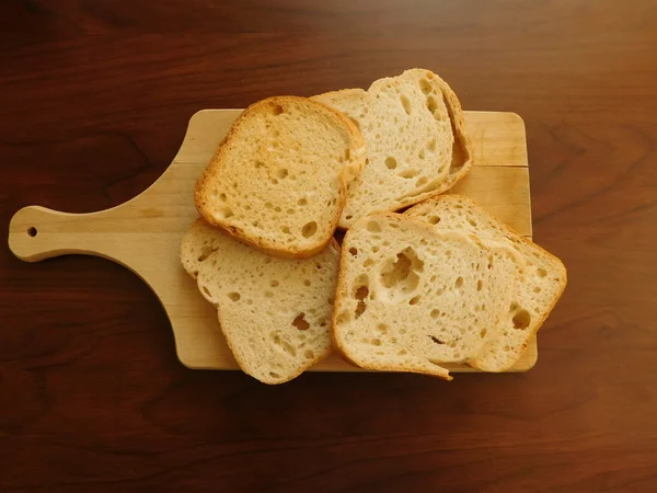 Ψωμί να φάνε στην κουζίνα — Φωτογραφία Αρχείου