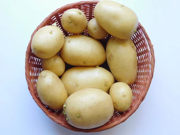 Pilha de batatas para comer na cozinha — Fotografia de Stock