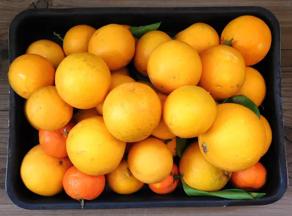 Fruta para comer em base de madeira — Fotografia de Stock