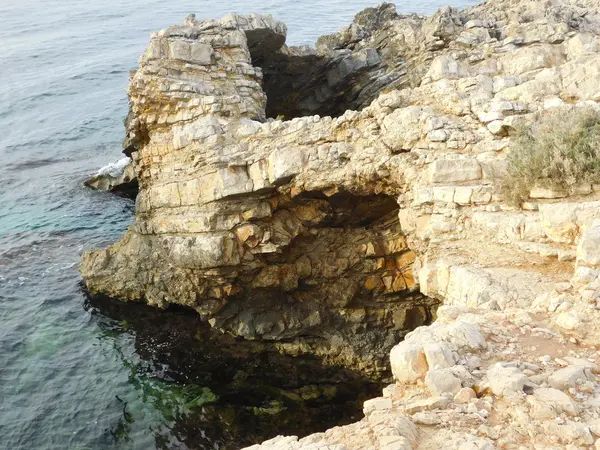 Taş ve kayalar açık havada kırsal kesimde — Stok fotoğraf