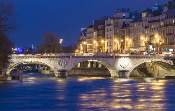 Il pont Saint Michel, Parigi, Francia . — Foto Stock