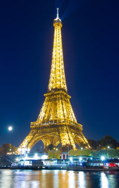 Eyfel Kulesi akşam, Paris, Fransa.