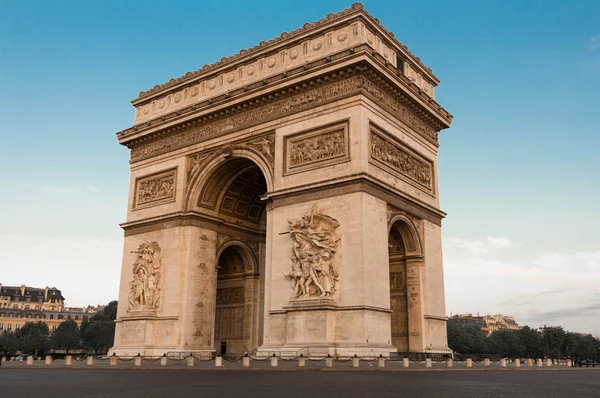 O Arco do Triunfo, Paris, França . — Fotografia de Stock