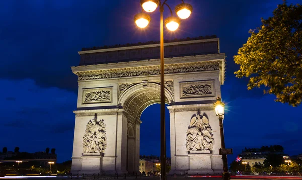 Vítězný oblouk v noci, Paříž, Francie. — Stock fotografie